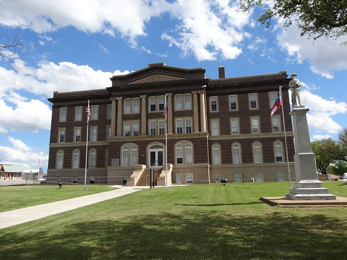 chfstew texas txmillscounty nationalregisterofhistoricplaces nrhpsouth americanflag courthouse 100yearsold