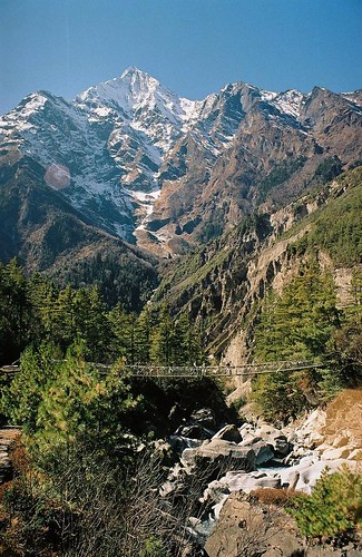 bridge nepal 2 mountain 2004 pine analog forest trekking trek river landscape suspension peak ii round himalaya marsyangdi annapurna nadi annapurnas pisang canoneos300 himal annapurnaii