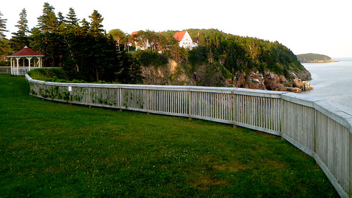 canada fence novascotia ns lawn gazebo cliffs capebreton mansion railing cabottrail atlanticcanada capebretonisland kelticlodge purplethistle keltic