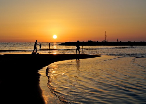sunset playing beach silhouette israel telaviv day clear waterscapes