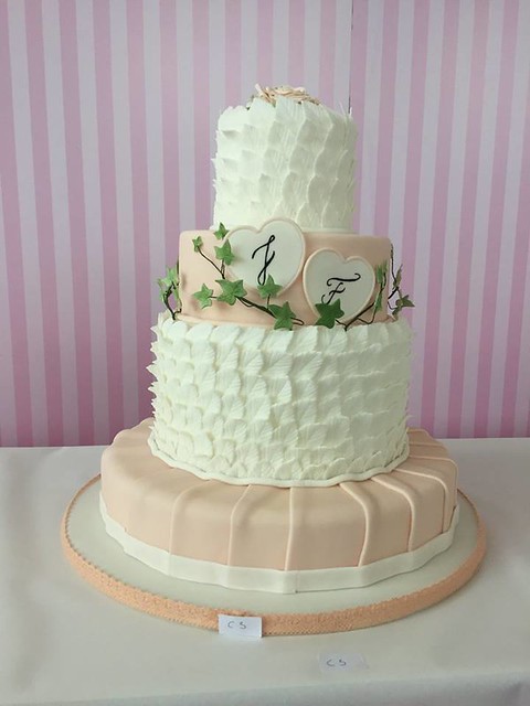 Cake by Hanna's Cakes & Cookies