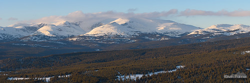 bighornmountains wyoming highpark firelookouttower spring april snow snowy evening bighornnationalforest nikond750 nikon180mmf28 telephoto pinetrees clouds panorama panoramic bighornpeak cold