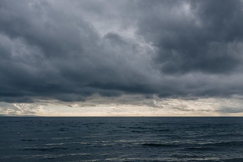 ocean morning november sea cloud clouds sunrise iso100 hotel philippines atmosphere resort negros f40 dauin 2013 0ev ••• ¹⁄₁₆₀₀secatf40 ef40mmf28stm atmosphereresorts