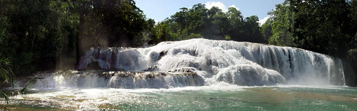 2002 mexico waterfall aguaazul november2002 file:md5sum=a8ad5f7dfebb1d94bf73e252bfcb580a file:sha1sig=0200221c4e9a85f8b6ffe60aee1ec6d760f3e6c9