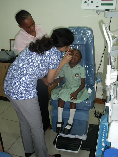 Dr Sandhya fits Sandra's new eye