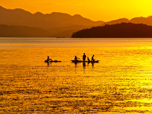 ocean sunset sun silhouette lumix boat asia panasonic palawan thephilippines アジア 島 フィリピン dmctz3 busuangaisland corontown flickrsfinestimages1 日の入れ infinitexposure