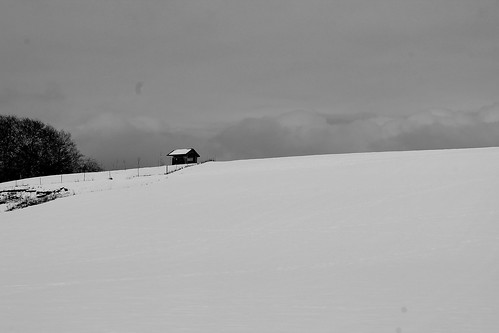 schnee winter blackandwhite snow germany landscape bayern deutschland bavaria hütte felder hut fields landschaft hopfen hops niederbayern hallertau