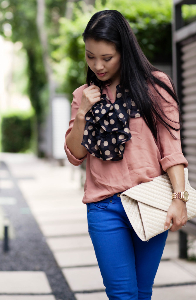 cobalt pants, pink shirt, polka dot scarf #summer #streetstyle
