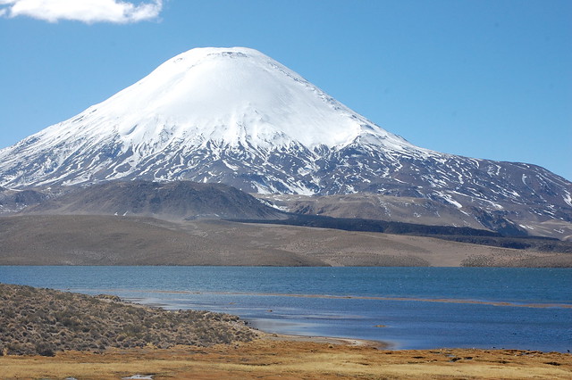 Laguna Chungará and Volcán Parinacota, Parque Nacional Lauca, Chile