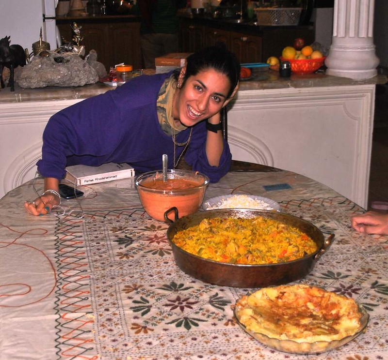 67 Cena española en familia en Shiraz