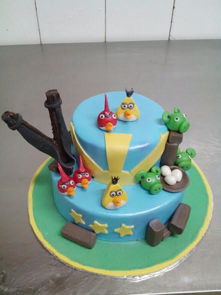 Angry Birds Themed Cake by Madhavi Modha