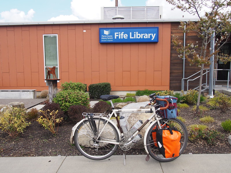 Ivory Pass at Fife Library: I only stopped here to use the restroom