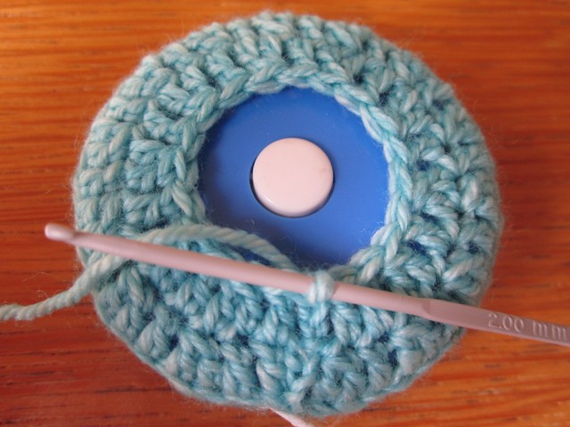 crochet tape measure cases tutorial (29)