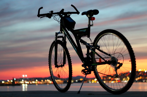 bike bicycle sunset greece lights sky canoneos70d ef50mmf18 bokeh dof depthoffield sea landscape streetphotography