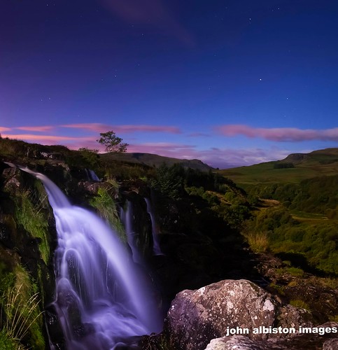 lightpainting night river stars waterfall long exposure nocturnal fells cascade endrick campsies campsie loupoffintry