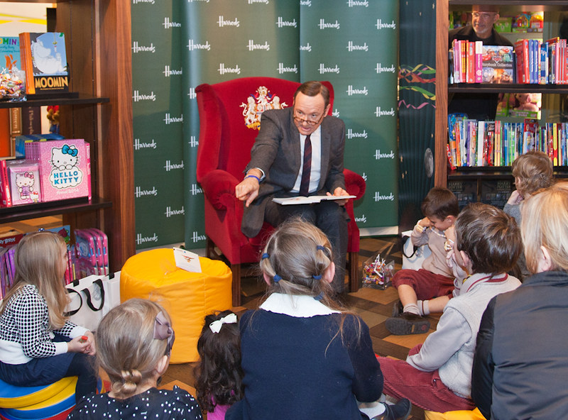 Kevin Spacey at Petit Prince Reading, Harrods London_3.jpg