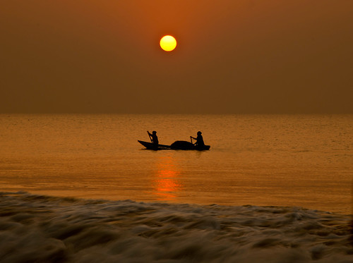 morning sea india beach silhouette sunrise dawn boat nikon orissa puri bayofbengal seabeach d90 nikond90 odisha anjan05 newyear2014
