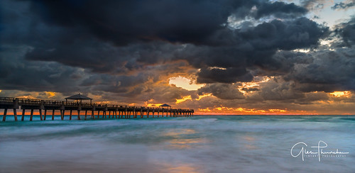 sony a7r2 sonya7r2 ilce7rm2 zeissfe1635mmf4zaoss fx fullframe longexposure scenic landscape waterscape oceanscape nature outdoors sky clouds colors sunrise storm beach pier waves junobeach junobeachpier jupiter florida southeastflorida atlanticocean