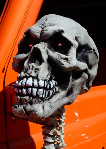 orange skull scary autoshow vehicle custom glowingeyes 35mmf18 metrocruise nikond7000