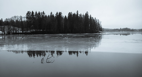 winter blackandwhite bw lake reflection ice monochrome espoo landscape nokia raw icon talvi järvi jää 929 dng lumia pitkäjärvi laaksolahti phoneography pureview lumia929