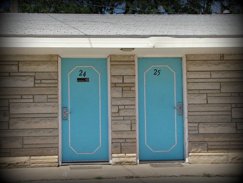 doors kansas smalltown motels coldwater highplains vintagemotels