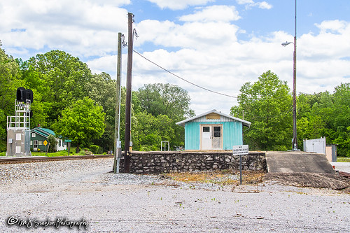 tennessee rural country countryside ns nsmemphisdistrict nsmemphisdistrictwestend norfolksouthern southernrailway memphischarleston depot freight building structure scanlon canon digital 7d eos photograph photography photo scene landscape