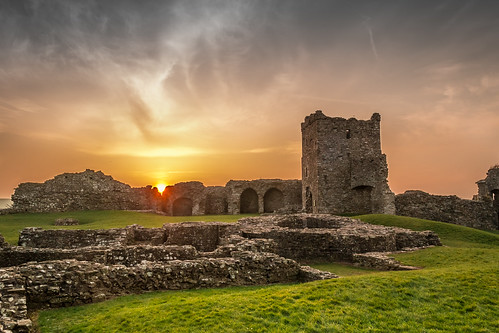 sunset sun castle castles wales landscape ruins carmarthenshire dusk welsh setting llansteffan sunsetsandsunrisesgold
