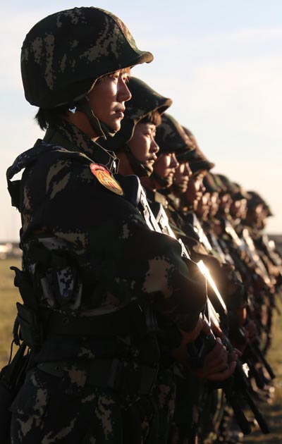 (12)CHINA-MONGOLIA INTERIOR-MILITARES-FUERZA ESPECIAL FEMENIL