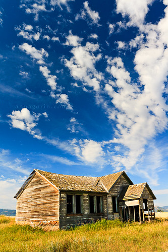 sky house abandoned vertical clouds farmhouse canon landscape sigma bluesky historic idaho abandonedhouse 7d polarizer woodhouse cpl swanvalley highway31 easternidaho 1750mm traughberroad swanvalleyschoolhouse