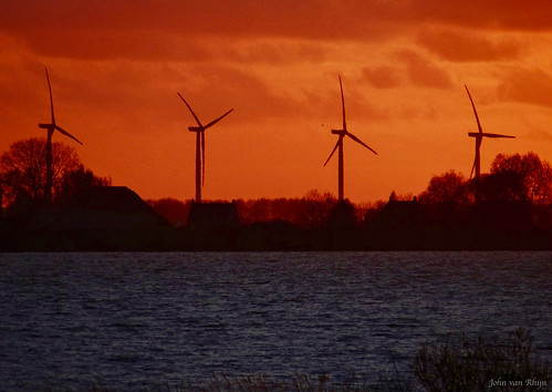 zuidbeijerland korendijk hoekschewaard johnvanrhijn sunset zonsondergang windturbines tiengemeten goereeoverflakkee vuilegat haringvliet water sonydschx200v