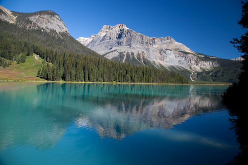 lake canada rockies bc britishcolumbia yoho emeraldlake canadianrockies yohonationalpark blinkagain