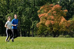 ZAČÁTEČNÍCI: Jak si udržet lásku k běhání přes podzim a zimu