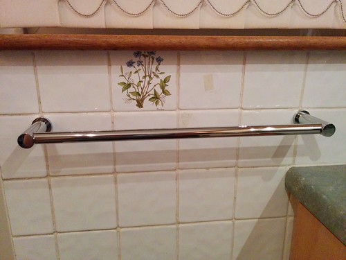 [Kitchen Towel Rail]