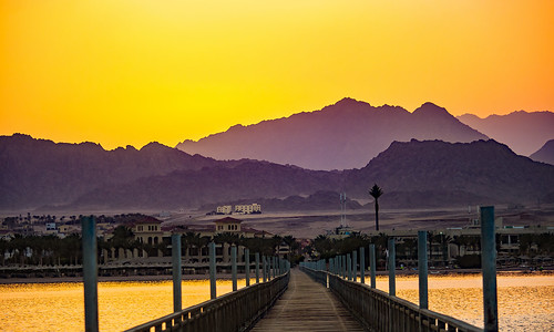 wernerboehm sunset nabqbay egypt sinai jetty perspective mountains beach strand reflection redsea rotesmeer