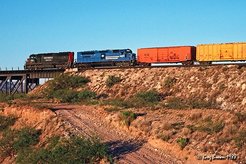 spsunsetroute southernpacific arizona desertrailroad desert sp sonorandesert tucson emd freighttrain sd45 sdp45 vmv