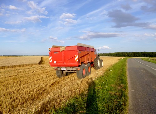 soleil paysage mur aout tracteur picardie moisson blé somme 2013 engins moissonneuse agricoles