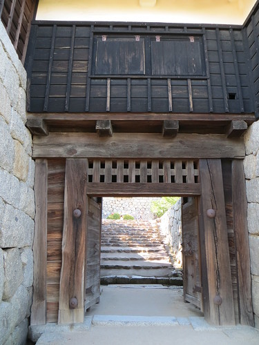 castle architecture wooden gate matsuyama 門 松山城 ehimeken