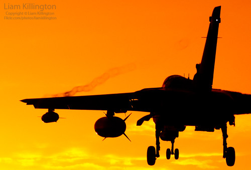 sunset sun silhouette nikon sundown aircraft aviation military 300mm nikkor tornado f4 006 d300 panavia gr4 fastjet rafmarham za372