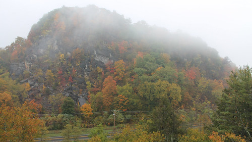 usa mist mountain ny newyork fog day unitedstates rail overcast trail valley drizzle wallkill rosendale ecw 2013 img0317 wvrt t2013 joppenbergh