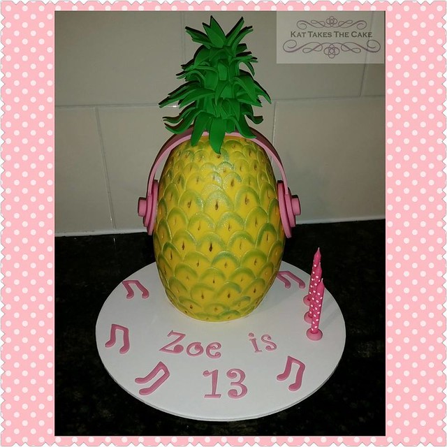 Pineapple Themed Birthday Cake by Kat takes the Cake
