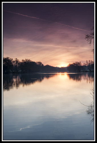 duncanlawler hampshire pink red blue water lake trees morningglow beautiful refection dawn sunrise sun