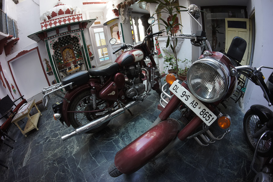 Мототрип по Индии 2013. Часть 2 - Удайпур, Патан, Модхера