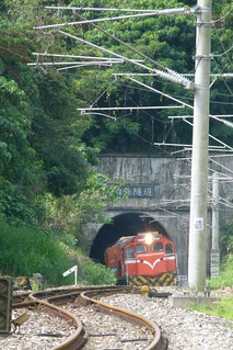 R166開出自強隧道