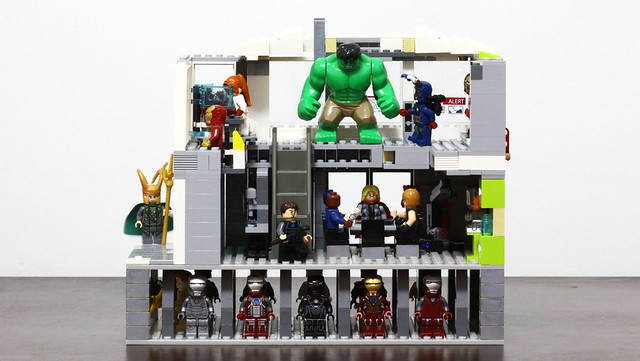 LEGO MOD Avengers HQ 1/8