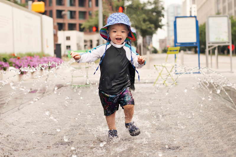 cute & little blog | dallas klyde warren splash park | dylan 22 months