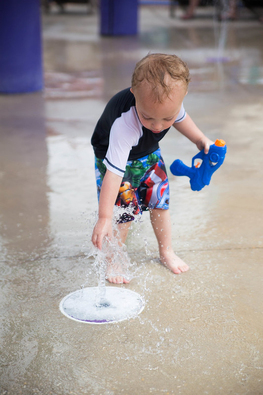 Toddler Playing in Water at SeaWorld #BBBestSummer #Shop