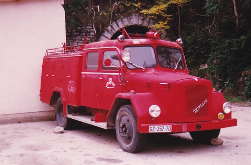 camion truck lkw oldtruck vintagetruck pompiers firetruck feuerwehr sapeurspompiers bomberos vatrogasci tam tamtruck