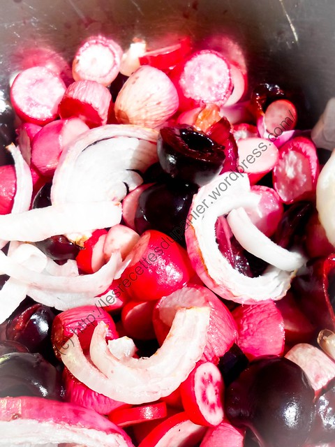 Salade de radis et cerises / Radish and Cherry Salad