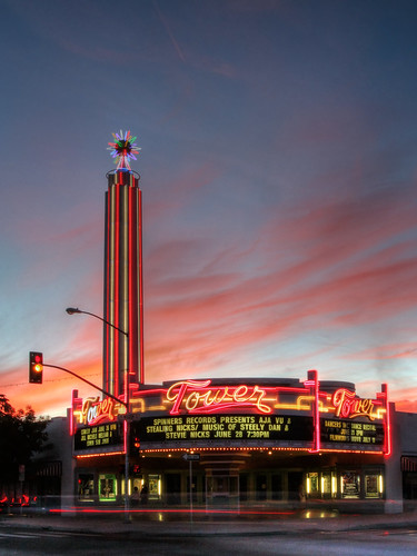 california sunset usa cinema tower vintage movie theater neon unitedstates theatre district fresno ooolookit