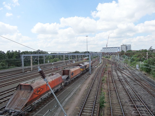 077 - Tracks towards Wembley